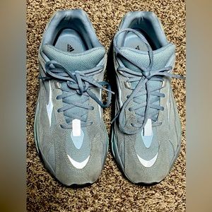 Yeezy 700 (Hospital Blue)